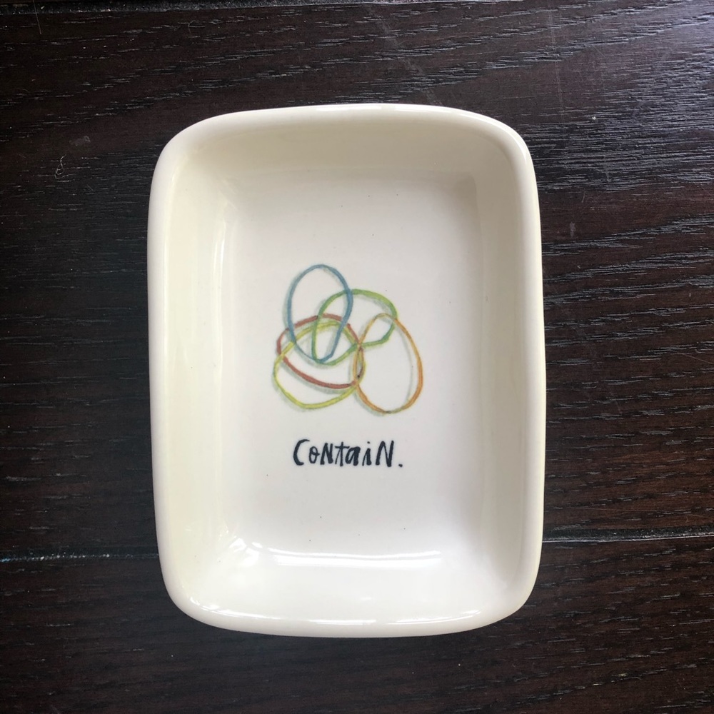 NWT Rae Dunn Contain tray